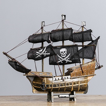 корабль сувенирный средний «трёхмачтовый», светлое дерево, паруса чёрные пиратские, 33 х 8 х 29 см