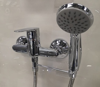 8303-03-154 смеситель ванно-душ. 35 мм однорыч.